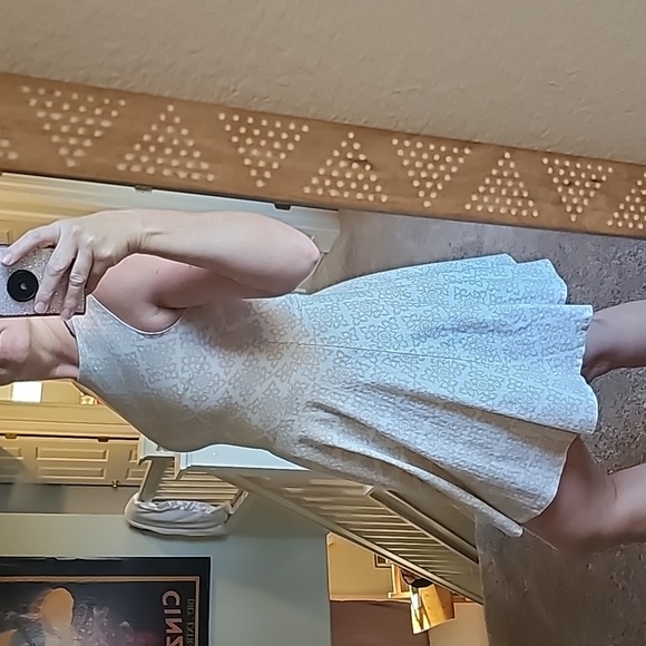 STUNNING DIANE VON FURSTENBERG FIT AND FLARE DRESS - Picture 2 of 14